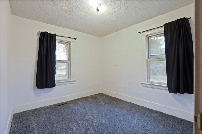 Building Photo - Charming 2 Bedroom, 1 Bath Home on Reed St – Move-In Ready!