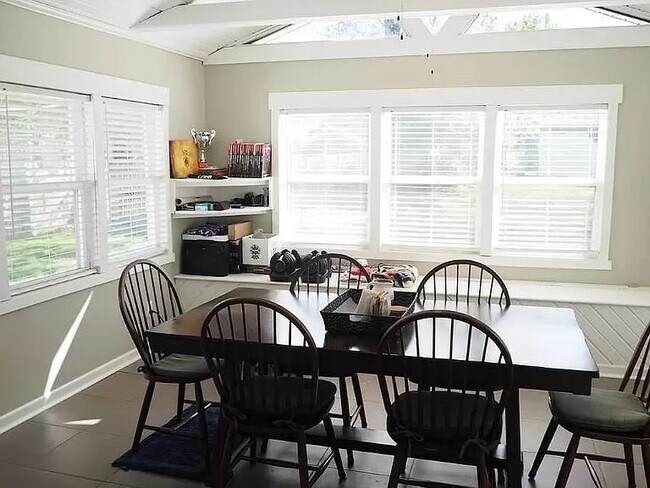 Beautiful sunroom/dining room - 1907 N 84th St