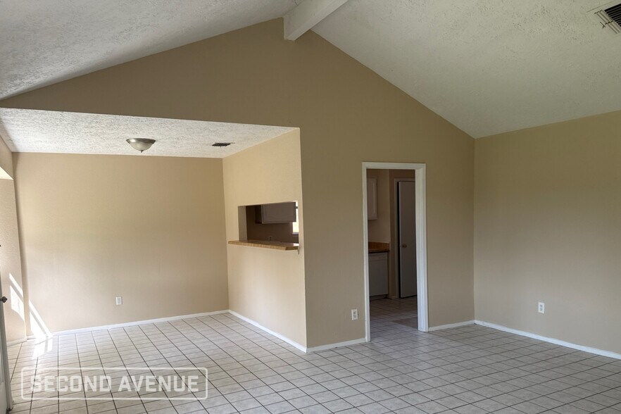 Building Photo - 1355 Tenderden Dr