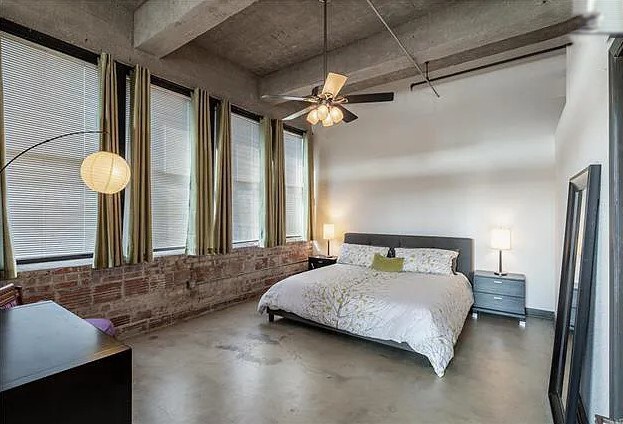 Spacious BR w/King Size Bed - 1535 Walnut St