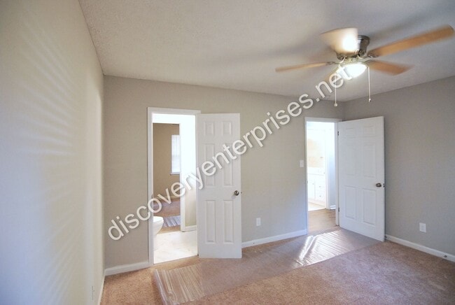 Building Photo - JUST REDUCED! 4 Bdrm / 2 Bath Home - 1st m...