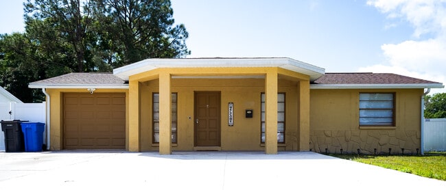 Building Photo - 8412 Westridge Dr