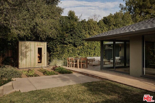 Building Photo - 775 San Rafael Terrace