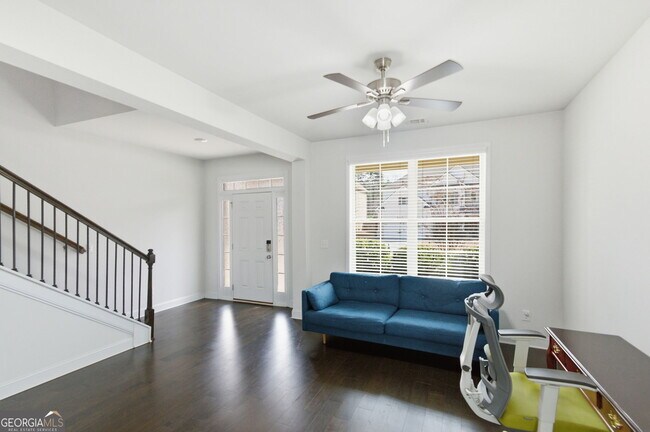 Building Photo - 1415 Dahlia Dr