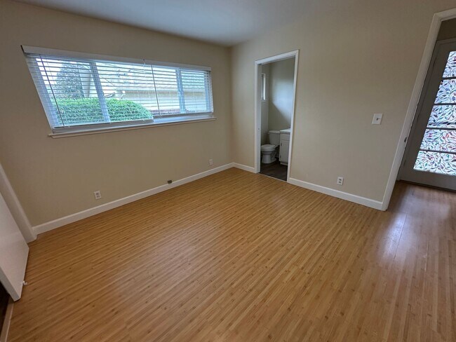 Building Photo - 852 W Hacienda Ave