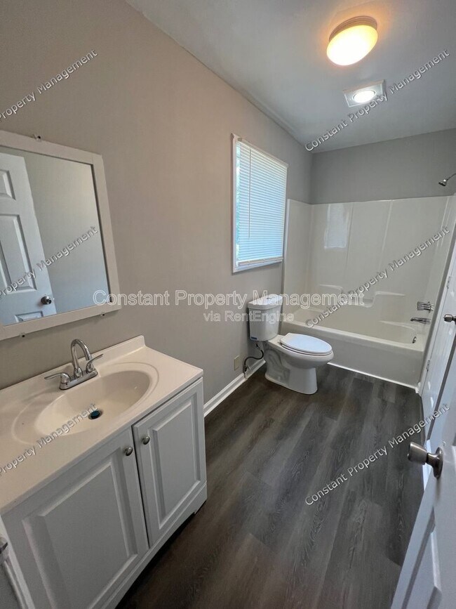 Building Photo - 495 Pittman St