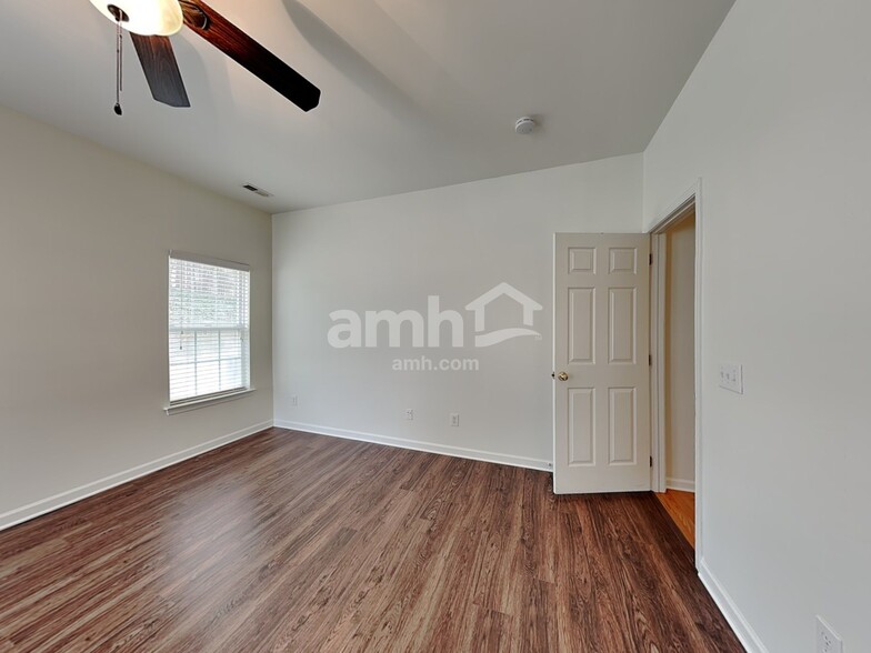 Building Photo - 6736 Reedy Creek Rd