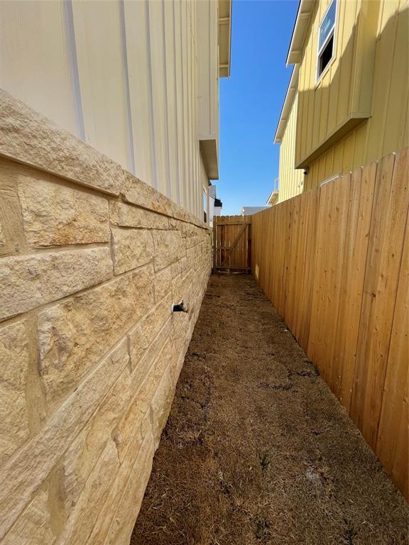 Building Photo - 232 Sapphire Dr