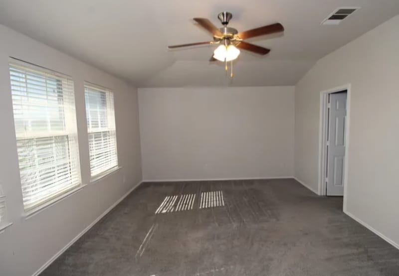 Building Photo - 2306 Jesse Dr