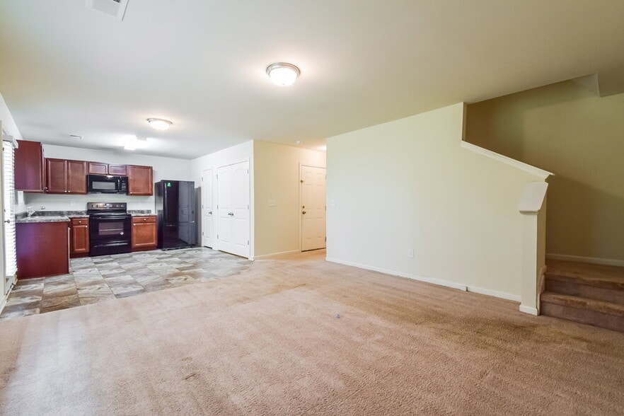 Building Photo - 329 Freeman Cir