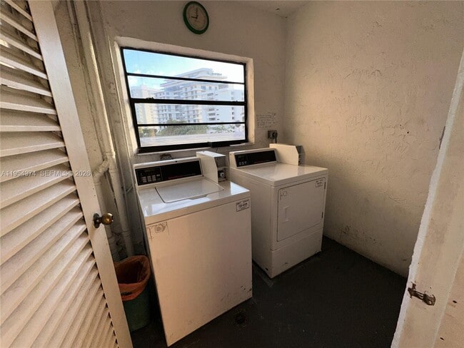 Building Photo - 6880 Abbott Ave