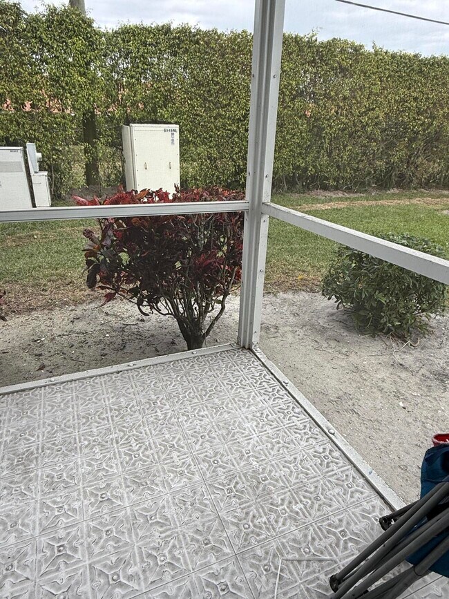 Building Photo - 216 Normandy Ln