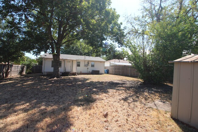 Building Photo - 59 Shirley Ln