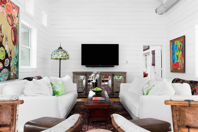 Building Photo - 16429 Red Wagon Ln