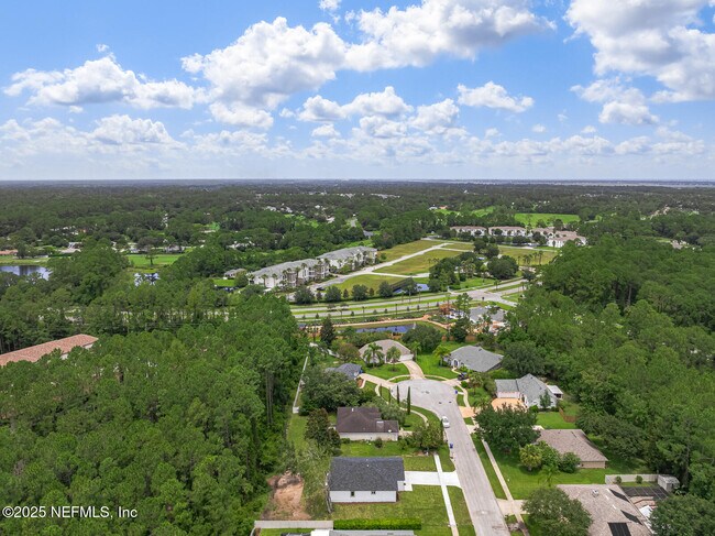 Building Photo - 213 Deportivo Dr