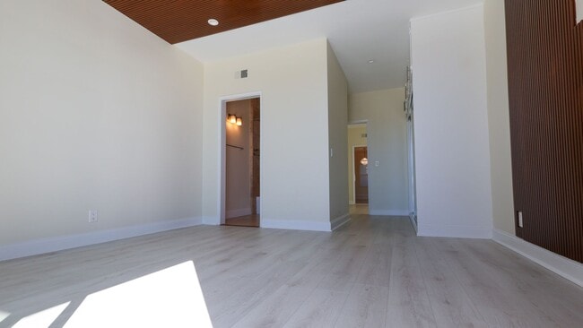 Building Photo - 1220 N Coast Hwy