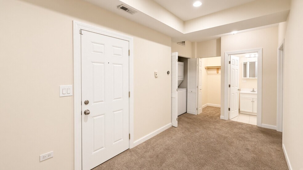 Building Photo - 4605 N Kimball Ave