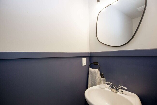 Building Photo - "Charming 3-Bed Oasis with 2.5 Baths on Century Lane, Cameron – Spacious 1744 sq. ft. Retreat!"