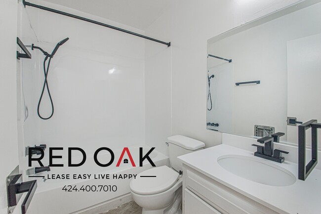 Building Photo - 10535 Lindley Ave