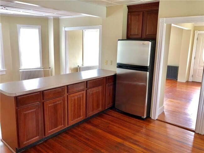 Building Photo - 673 Aquidneck Ave