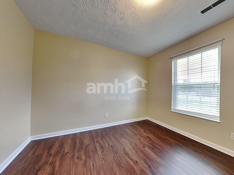 Building Photo - 6131 Pine Meadows Dr