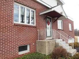 Building Photo - 1438 Sunset Rd