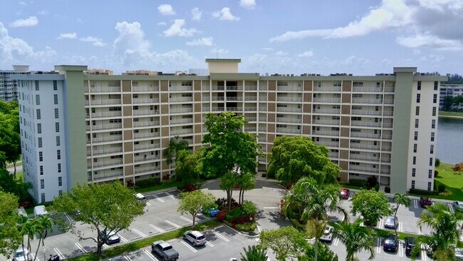 Building Photo - 2940 N Course Dr