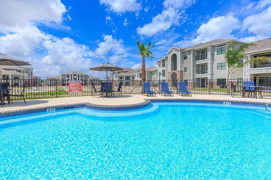 The Colony Luxury Apartments 4109 N John Stockbauer Dr Victoria TX 77904 Apartment Finder