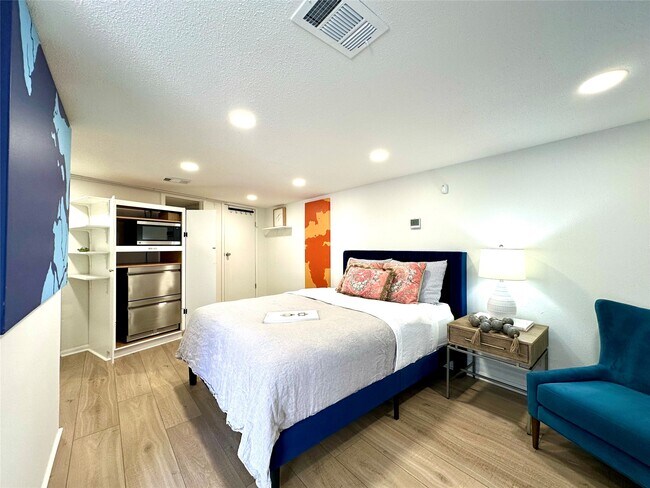 Building Photo - 4723 Aftonshire Dr