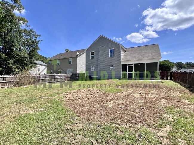 Building Photo - 492 Denman Loop