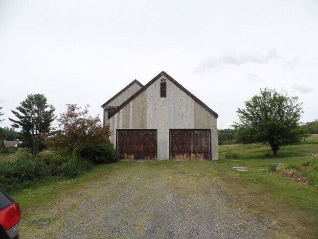 Building Photo - 11 Old Dana Rd
