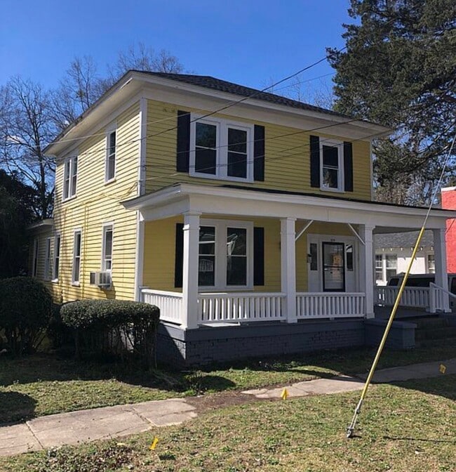 Building Photo - 209 E Capitola Ave