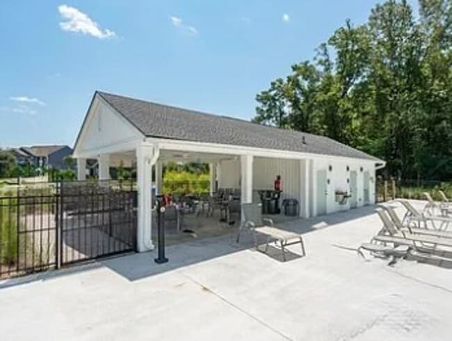 Building Photo - 365 Spindlewood Wy