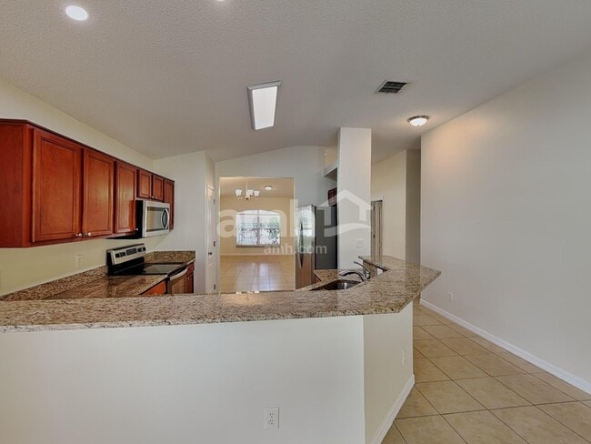 Building Photo - 1951 Southern Oak Loop