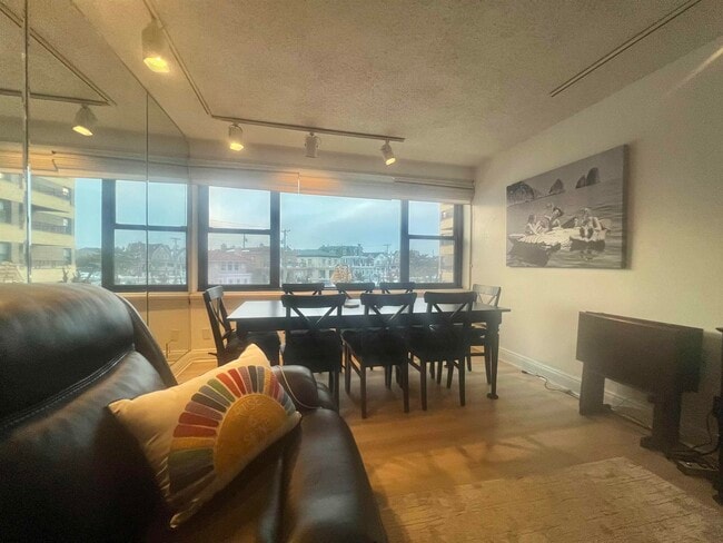 Building Photo - 101 S Raleigh Ave