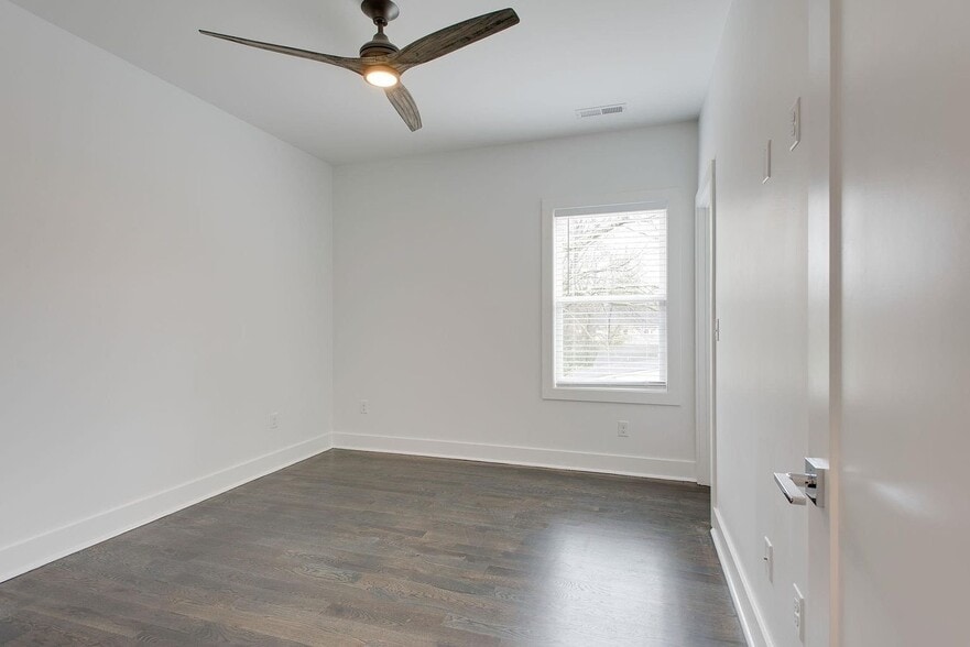 Building Photo - 1616 12th Ave N