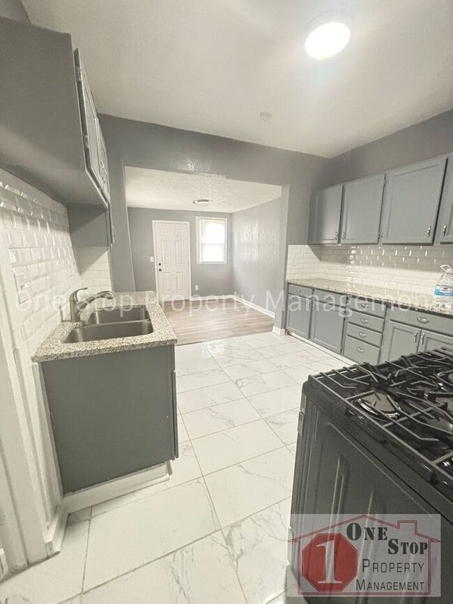 Building Photo - Beautiful 6 Bedrooms and 1
