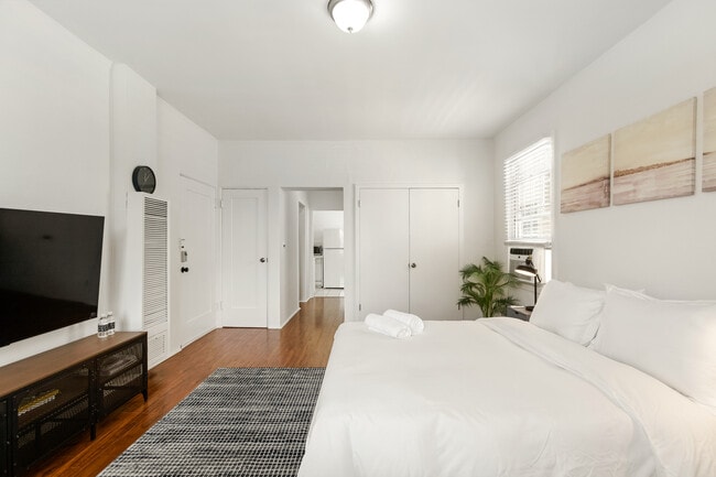145 S. Elm - Unit 7 - 145 S Elm Dr