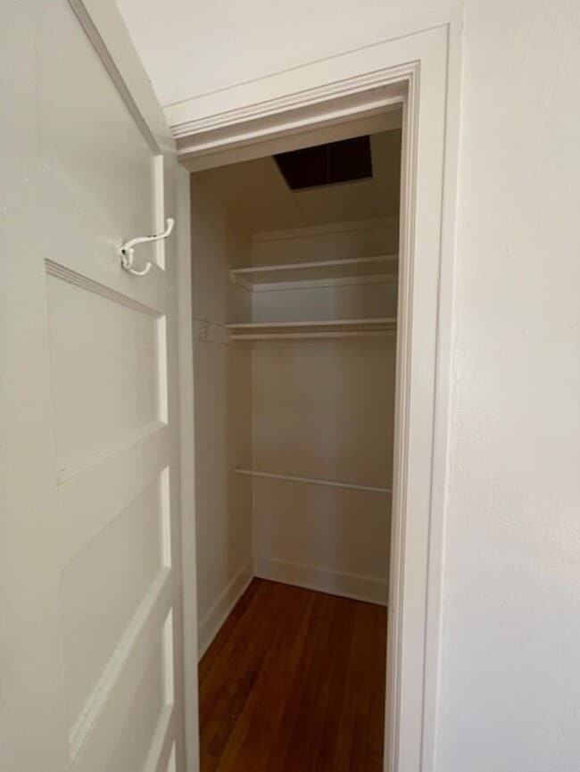 Building Photo - Reduced Adorable 3 Bedroom 2 Bath In Upper...