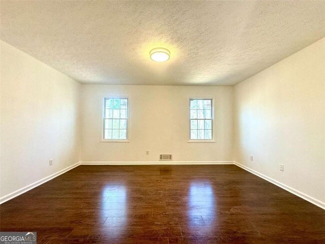 Building Photo - 3945 Peninsula Ct