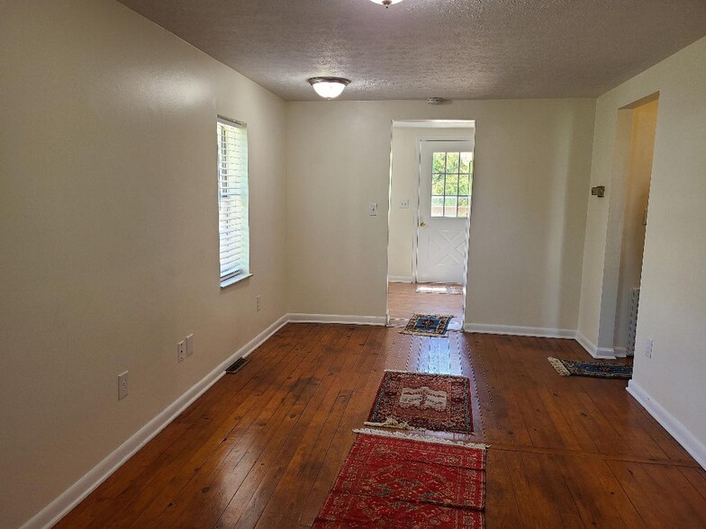 Building Photo - 3006 Elkdale Dr