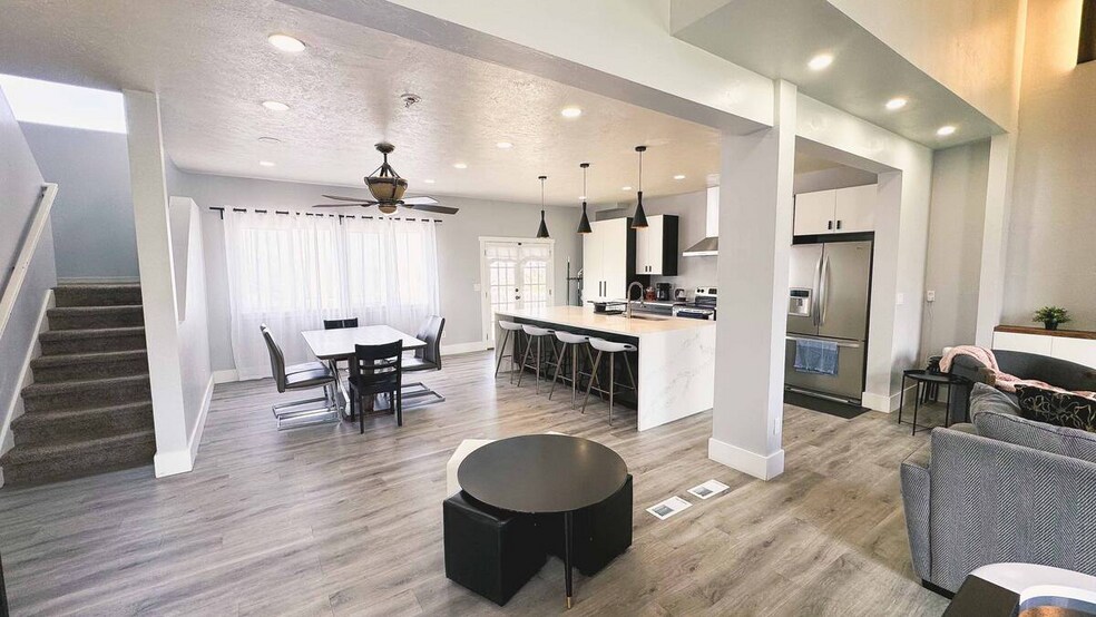 Building Photo - 14380 Henry Day Rd