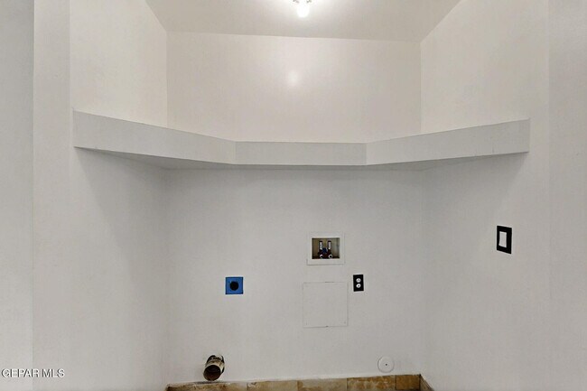 Building Photo - 540 S Yarbrough Dr