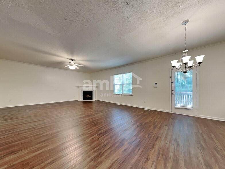 Building Photo - 134 Kimeo Way