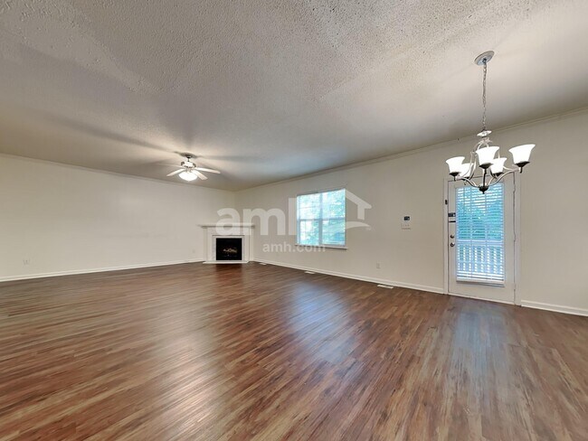 Building Photo - 134 Kimeo Way