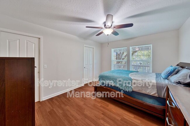 Building Photo - 5456 Oak Leaf Cir