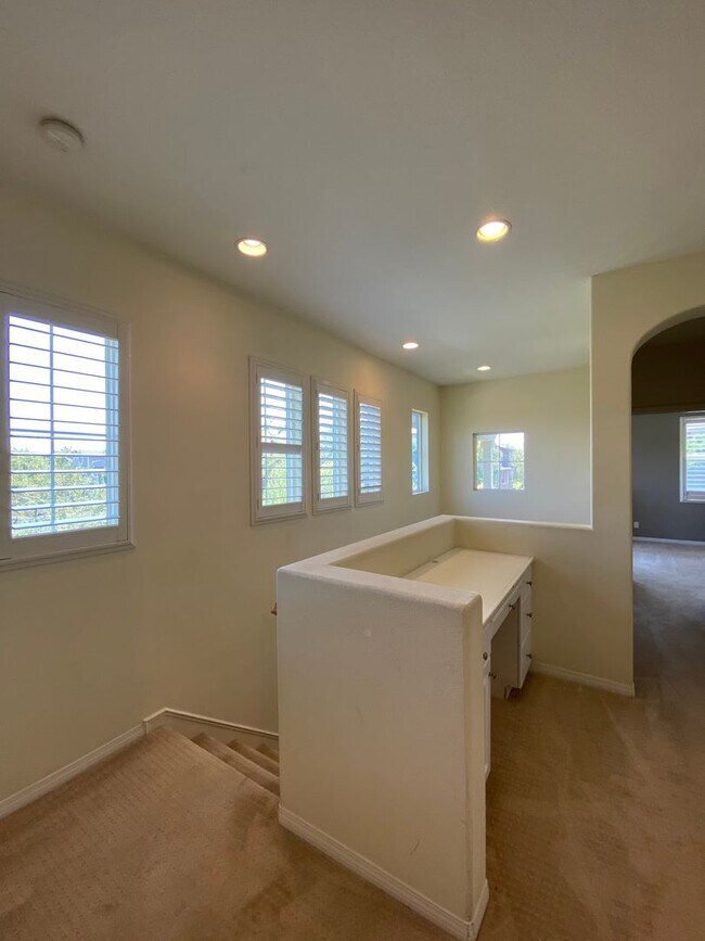 Building Photo - 254 Flyers Ln