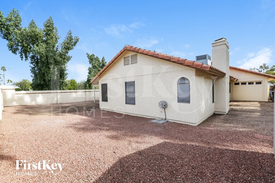 Building Photo - 2994 N Benson Ln