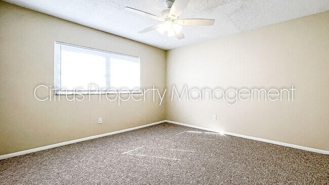 Building Photo - McLean Fairway 3036D