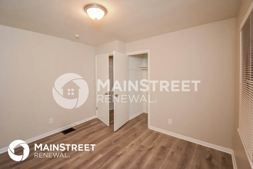 Building Photo - 5234 E 20th St